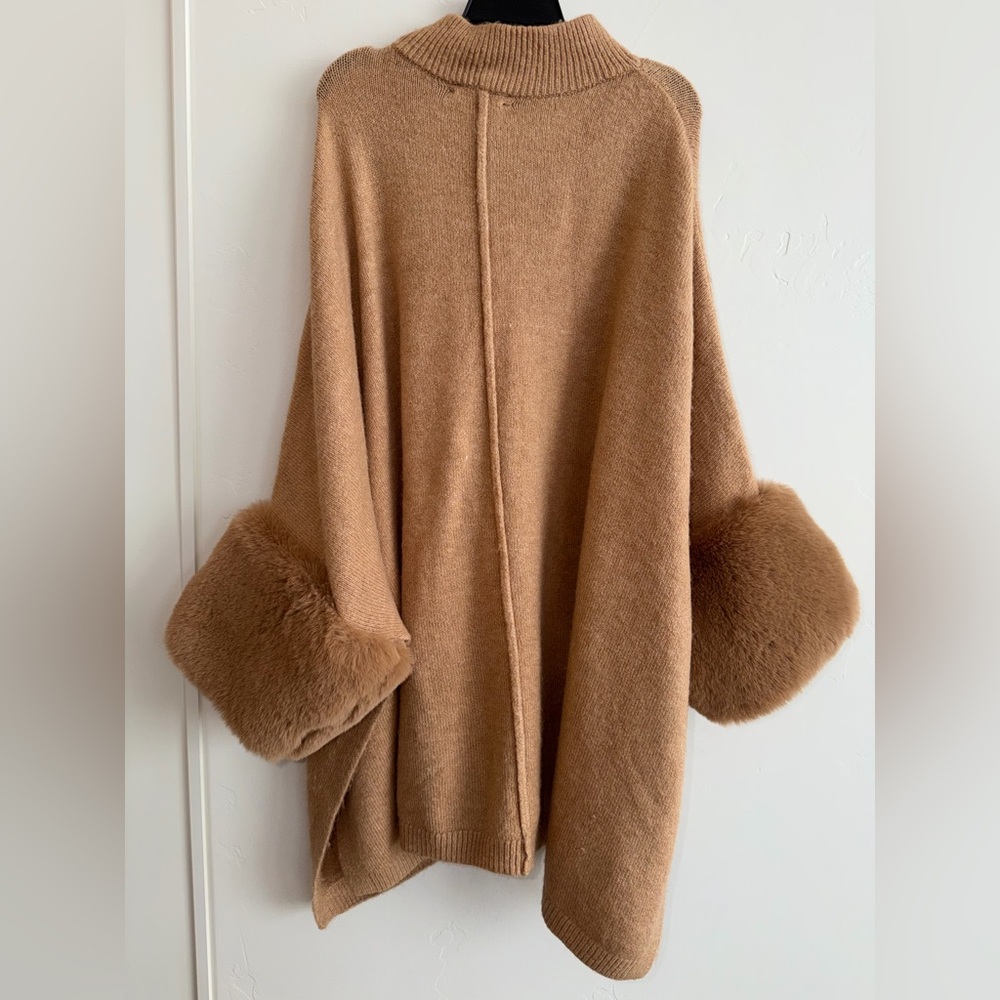 Saks Fifth Avenue Camel Faux Fur Cuff Poncho Sweater XL Cozy Cape Winter Chic - Picture 2 of 6